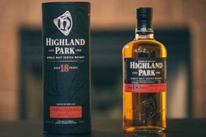 高價收購高原骑士 Highland Park 18 年維京驕傲，憑藉雪莉桶與泥煤交融的絕佳風味，成為無數港人酒窖的重點藏品。不少老酒藏家整理藏品，都希望找正規渠道回收高原骑士 Highland Park 18 年威士忌。博雅收藏深耕蘇威回收，通曉歷代版本細節，鑑定公正透明，給予藏家低調可靠的交易服務。