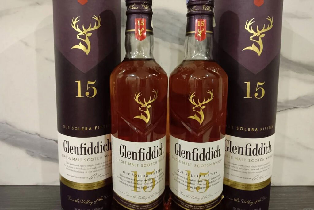 博雅收藏誠意收購格蘭菲迪 Glenfiddich 15 年索萊拉威士忌，資深鑑定人員檢驗酒體液位、瓶身品相與外包裝完好度，提供免費上門估價服務，驗貨無誤便可當場現金交割。本店持續收購格蘭菲迪 15 年索萊拉單一麥芽威士忌，同時收購珍稀香檳與全系列進口威士忌。交易全程保密，報價公道合理，持有閒置酒品歡迎藏家前來諮詢。