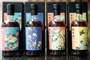 輕井澤 Karuizawa酒廠早已停產關閉，花鳥繪系列作為品牌傳奇藝術藏品，數量極其稀少，近年在香港威士忌收藏圈身價持續攀升。不少資深藏家與日料從業者整理酒窖，都希望找正規渠道回收輕井澤 Karuizawa 花鳥繪系列威士忌。博雅收藏深耕停產日威鑑定，熟稔全套原版細節，鑑定透明保密，一站式處理珍稀名酒處置。