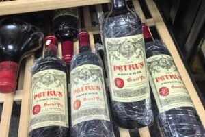 博雅收藏高價收購 2009 柏圖斯 Petrus 紅酒，提供免費線上圖片評估與專業鑒定，支援全港上門驗貨服務。博雅收藏收購 2009 柏圖斯 Petrus 紅酒，同步回收各類名莊紅酒、香檳、威士忌。依市場行情客觀報價，交易保密無隱藏費用，單瓶零散與大批量藏品皆可免費諮詢。