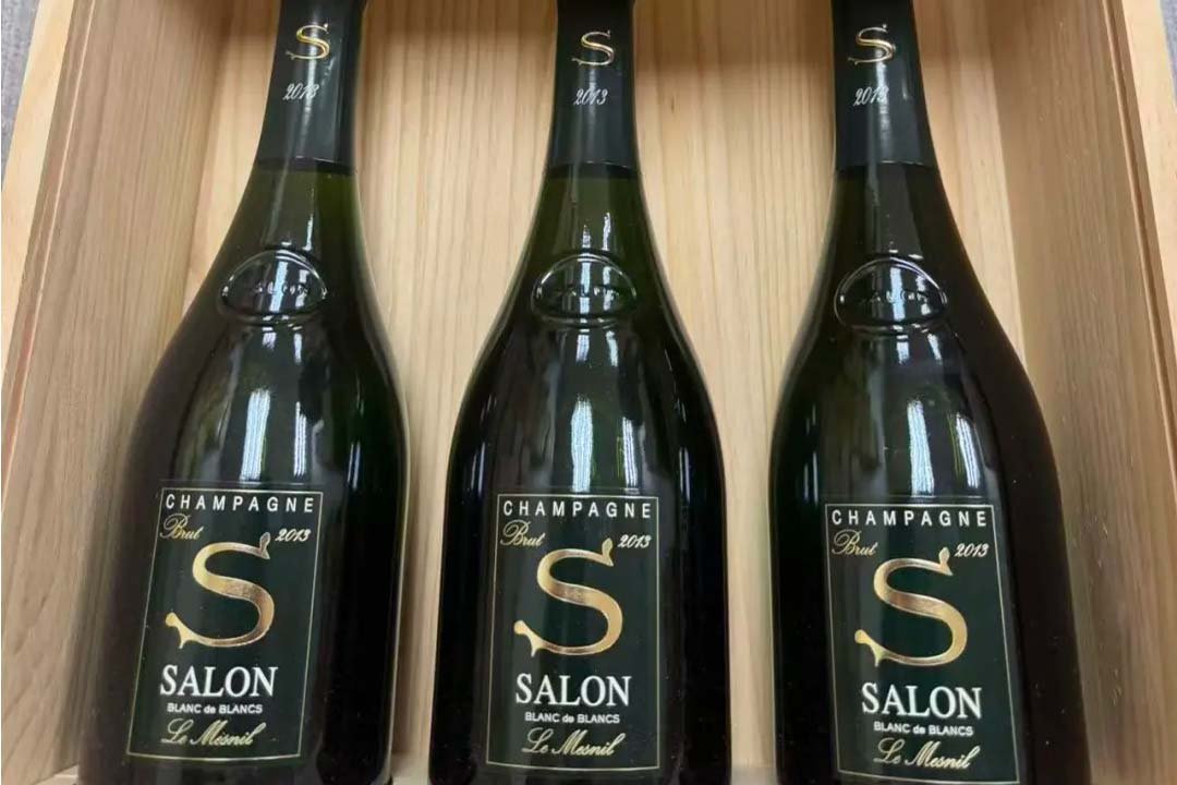 博雅收藏高價收購 2013 年沙龍 Salon 白中白頂級香檳，提供專業免費鑑定，線上提交相片快速初評，全港支持上門驗貨。博雅收藏收購 2013 年沙龍 Salon 白中白頂級香檳，同步回收紅酒、威士忌、干邑各類名酒。按市場行情客觀報價，交易保密透明，無隱藏費用，單瓶及批量藏品均可諮詢。