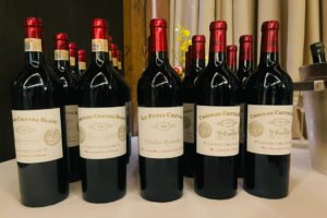 博雅收藏高價收購白馬 Cheval Blanc 紅酒，提供免費線上相片初檢與專業鑑估，可預約全港上門驗貨，無需自行搬運名酒。我們客觀評估品相、年份，交易保密無隱藏收費，單瓶與批量藏品均可諮詢。博雅收藏高價收購白馬 Cheval Blanc 紅酒。