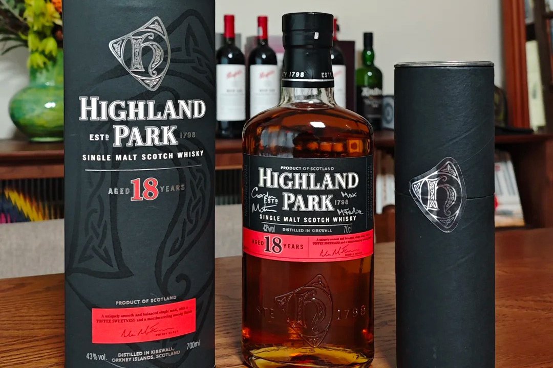 博雅收藏專業回收高原骑士 Highland Park 18 年威士忌，線上免費圖片估價，可預約全港上門鑑驗。博雅收藏專業回收高原骑士 Highland Park 18 年威士忌，同步承接日本威士忌、紅酒、香檳、干邑等名酒。行情透明、保密交易，沒有額外手續費，無論單瓶珍藏或是批量存酒都歡迎查詢。